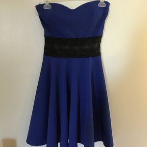 Ultramarine Strapless Flare Dress with Lace Center